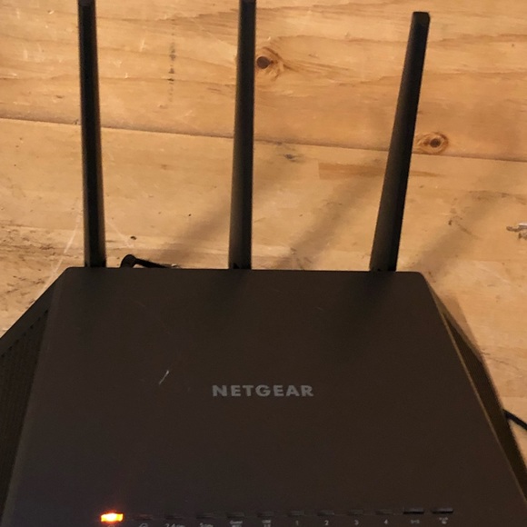NETGEAR R6900P-100NAS Nighthawk AC1900 Dual Band WiFi Router with Power cord - Picture 10 of 15